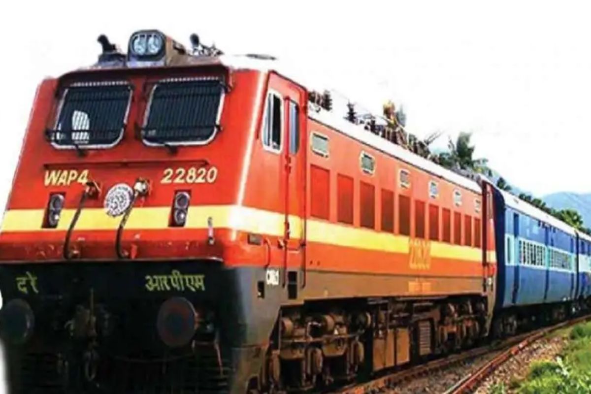 Indian Railways: रेल यात्रियों के लिए गुड न्यूज, राजस्थान के इस रेलवे स्टेशन पर
आज से इन 8 ट्रेनों का ठहराव