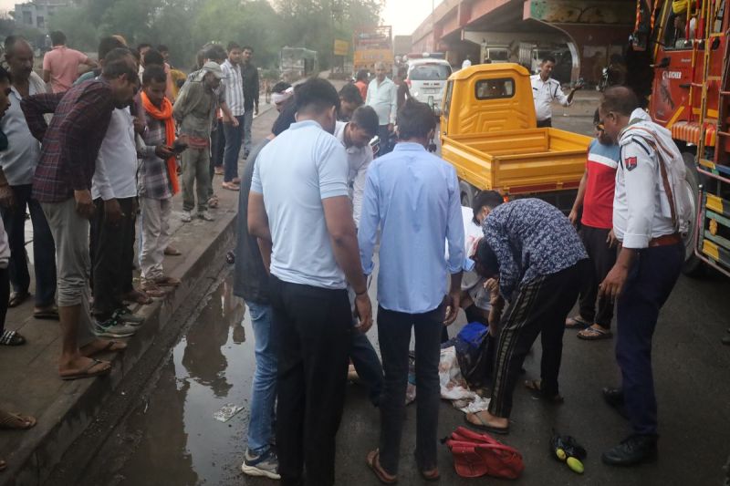 जन्मदिन पर सडक़ हादसे में महिला कार्मिक की मौत Female employee dies in road accident on her birthday