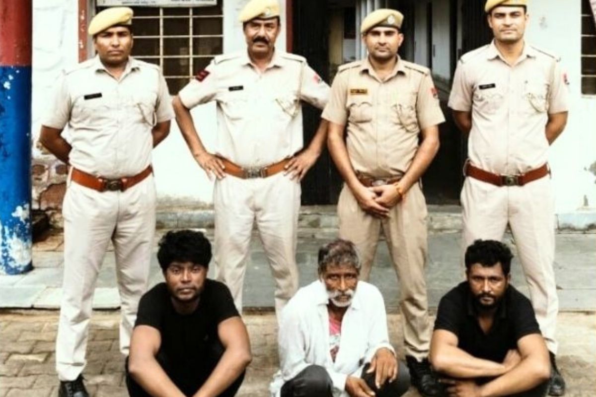 ठगी का अनोखा तरीका: सवाईमाधोपुर में 8 पैरों वाला कछुआ दिखा ठगे 3 लाख, कछुआ
पहचानने के लिए एक नकली डॉक्टर भी आया
