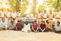 Bikaner Triple Murder: 3 लोगों की हत्या मामले में बड़ी कार्रवाई, तांत्रिक समेत
आठ आरोपी गिरफ्तार, जल्द होगा पूरे कांड का खुलासा - image