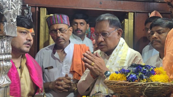 CG News: काशी पहुंचे मुख्यमंत्री विष्णुदेव साय, काल भैरव मंदिर में  की पूजा-अर्चना,देखें तस्वीरें 
