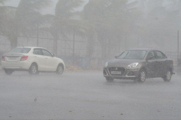 CG Monsoon 2025: मौसम ने ली करवट! आज कई इलाकों में बारिश-अंधड़ के आसार, जानें किन जिलों में होगी बारिश
