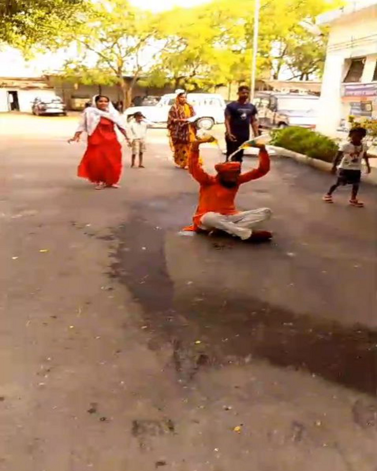 दमोह एसपी ऑफिस में युवक ने किया आत्मदाह का प्रयास