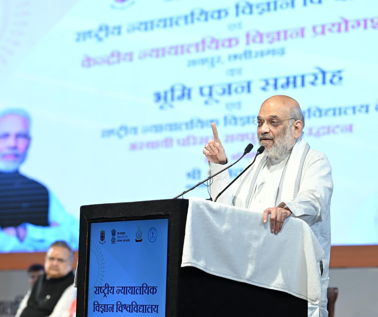 गृहमंत्री शाह की समीक्षा बैठक! युवाओं से हिंसा छोड़ मुख्यधारा से जुड़ने की अपील,
देखे Photo…