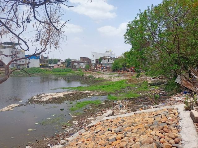 जलाशय का पुनर्जीवन कार्य निर्माणाधीन 