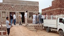 आत्महत्या मामले में मर्ग दर्ज: पीहर पक्ष के आने के बाद पोस्टमार्टम कर शव परिजनों
को सौंपा - image
