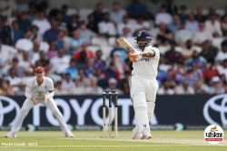 Rishabh Pant Test Century: ऋषभ पंत ने फिर दिखाया पुराना रूप, छक्का जड़कर पूरा
किया शतक - image