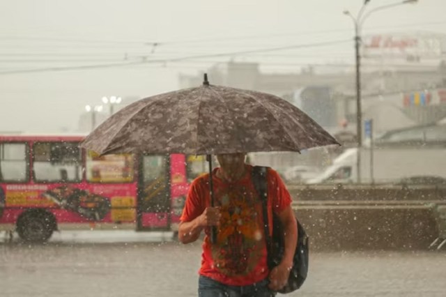 Rain Alert: आगे बढ़ रहा मानसून! आज इन जिलों में होगी भारी बारिश, आंधी और आकाशीय बिजली का अलर्ट