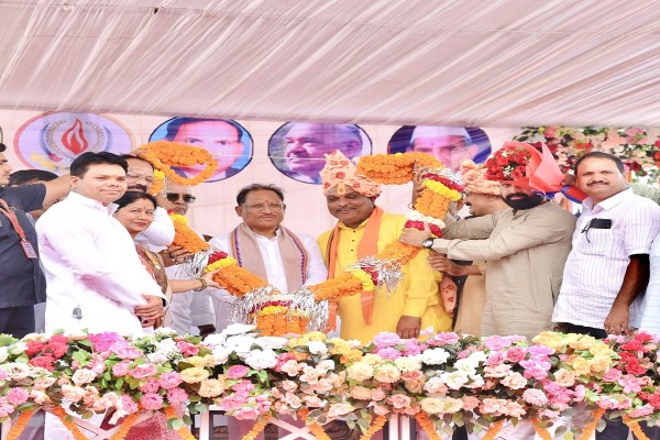 CM साय ने बुद्ध महोत्सव के लिए 25 लाख की घोषणा की, 94 करोड़ के कामों का लोकार्पण-भूमिपूजन भी... देखें Photos
