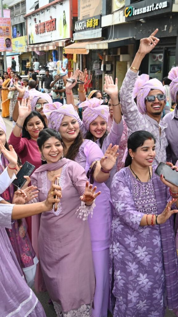 भक्तों को दर्शन देने निकले भगवान जगन्नाथ, उमड़ा आस्था का सैलाब

