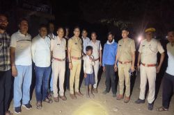 सात साल के बच्चे की अपरहण की आशंका पर पुलिस ने चलाया सर्च अभियान, दो किमी दूर
खेत में मिला - image