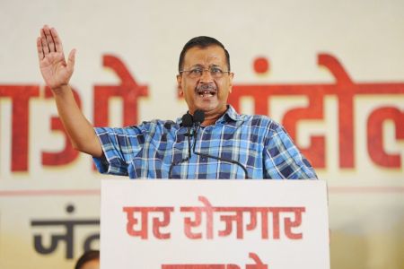 Arvind Kejriwal: मैं कसम खाता हूं...दिल्ली में अरविंद केजरीवाल ने 40 लाख लोगों को BJP-कांग्रेस के खिलाफ दिलाई शपथ