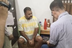 राजस्थान में आय से 200 गुना ज्यादा संपत्ति बना बैठा यह सरकारी कर्मचारी, मिले कई
लग्जरी फ्लैट, जमीनें और बैंक बैलेंस, अब चढ़ा ACB के हत्थे.. - image