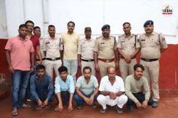 Girl sold in UP: पति-पत्नी और सास ने युवती को उत्तर प्रदेश में बेचा, पिता-पुत्र
करते थे बलात्कार, 7 गिरफ्तार - image