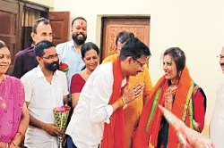 CG Politics: कांग्रेस को फिर झटका, MIC मेंबर ने छोड़ी पार्टी, थामा BJP का दामन,
मेयर के खिलाफ कही ये बात - image