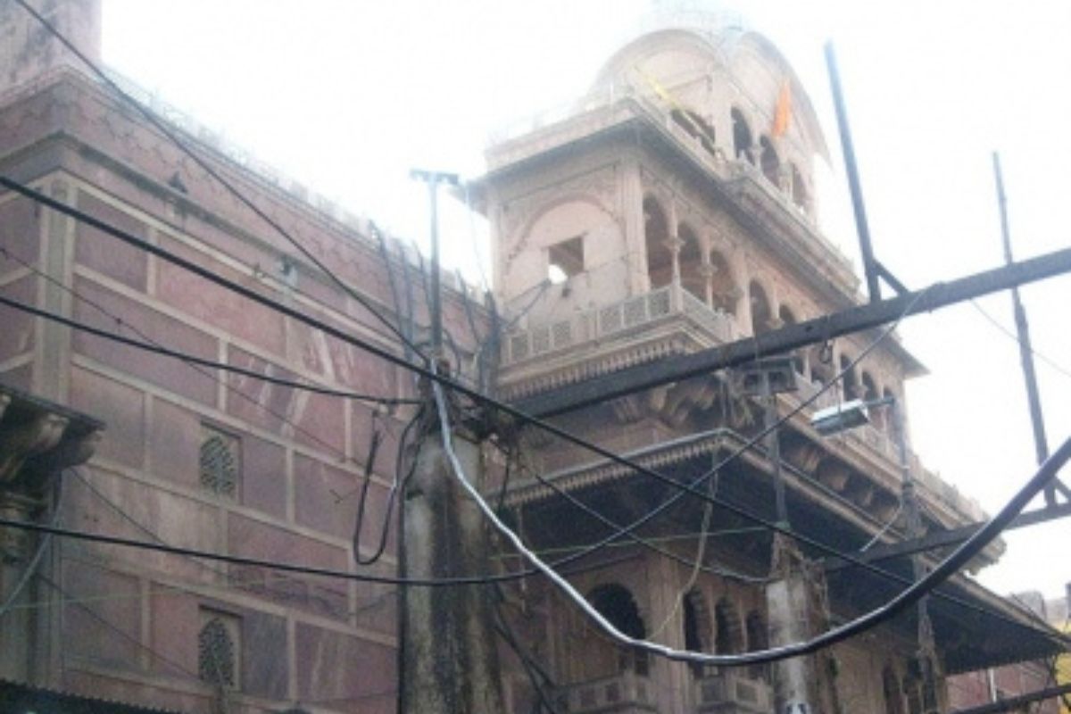 बांकेबिहारी मंदिर के सेवायतों और प्रभावितों को फ्लैट दिए जाएंगे, रुक्मिणी विहार
में बसाने की योजना
