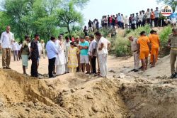 एक ही परिवार से एक साथ उठी चार अर्थियां तो सबकी आंखें हुई नम, गांव में पसरा मातम - image