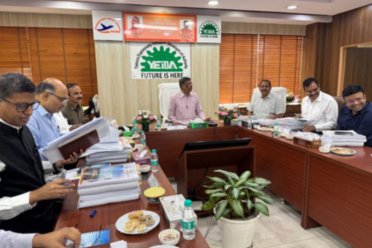 नोएडा एयरपोर्ट पर बनेगा आधुनिक पुलिस थाना, रिक्रिएशनल ग्रीन जोन और थीम पार्क की
भी घोषणा