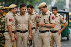 दिल्ली में भाई-बहन ने किया सुसाइड, रिश्तेदारों ने बताई चौंकाने वाली कहानी,
बोले-चार साल से दोनों… - image