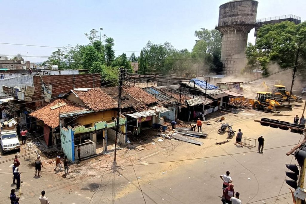 Bulldozer action in Manendragarh