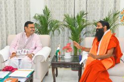 CM भजनलाल शर्मा ने जयपुर में योग गुरु स्वामी रामदेव से की मुलाकात, इन विषयों पर
हुई चर्चा - image