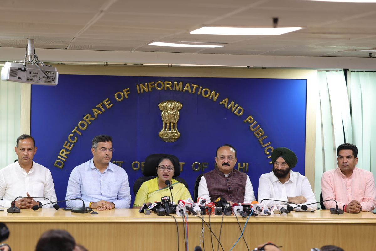 CM Rekha Gupta Decisions: दिल्ली सीएम रेखा गुप्ता का पहला सावन: कांवड़ समितियों को सीधे दस लाख रुपये तक देगी भाजपा सरकार