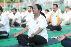 विश्व योग दिवस पर सीएम रेखा गुप्ता ने दिल्लीवासियों से की खास अपील, आतिशी क्या
बोलीं? - image