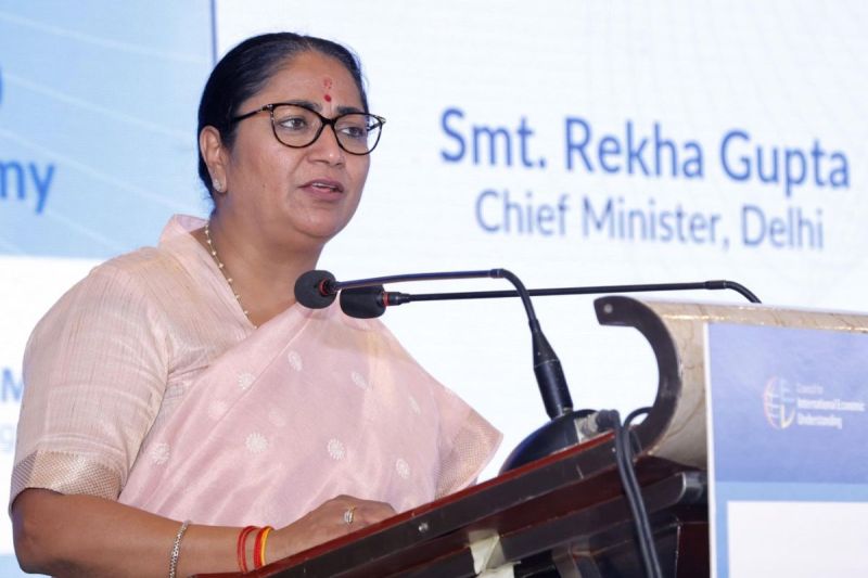 CM Rekha Gupta: दिल्ली में एक नवंबर से लागू होगा नया नियम, सीएम रेखा गुप्ता ने लॉन्च किया ट्रिपल एक्‍शन प्लान, 2300 ई-ऑटो की एंट्री
