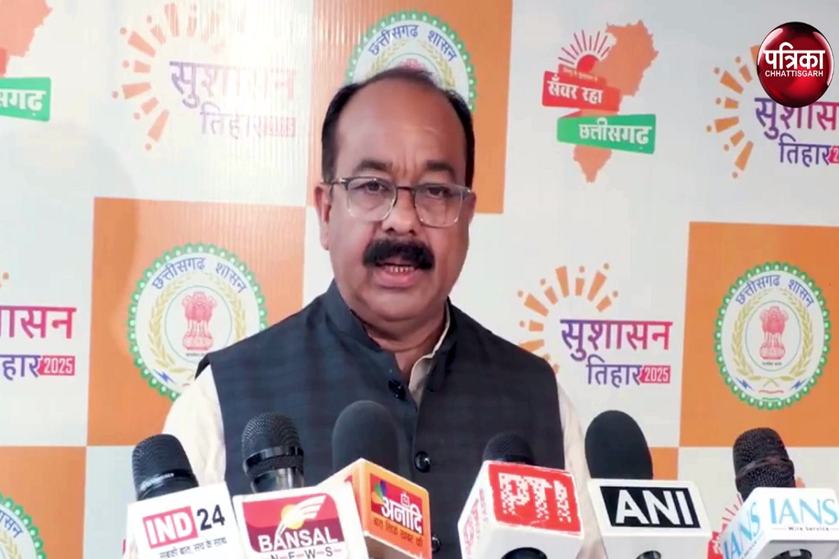 Ahmedabad Plane Crash: अहमदाबाद में एयर इंडिया के प्लेन क्रैश पर डिप्टी सीएम साव
ने शोक व्यक्त किया