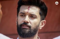 चिराग पासवान ने बिहार में खेला बड़ा दांव, नीतीश कुमार और तेजस्वी यादव को लेकर
होने लगी चर्चा - image