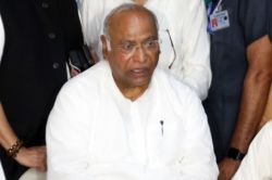 केदारनाथ हेलीकॉप्टर हादसे पर बोले खड़गे, राज्य और केंद्र सरकार करे जांच - image