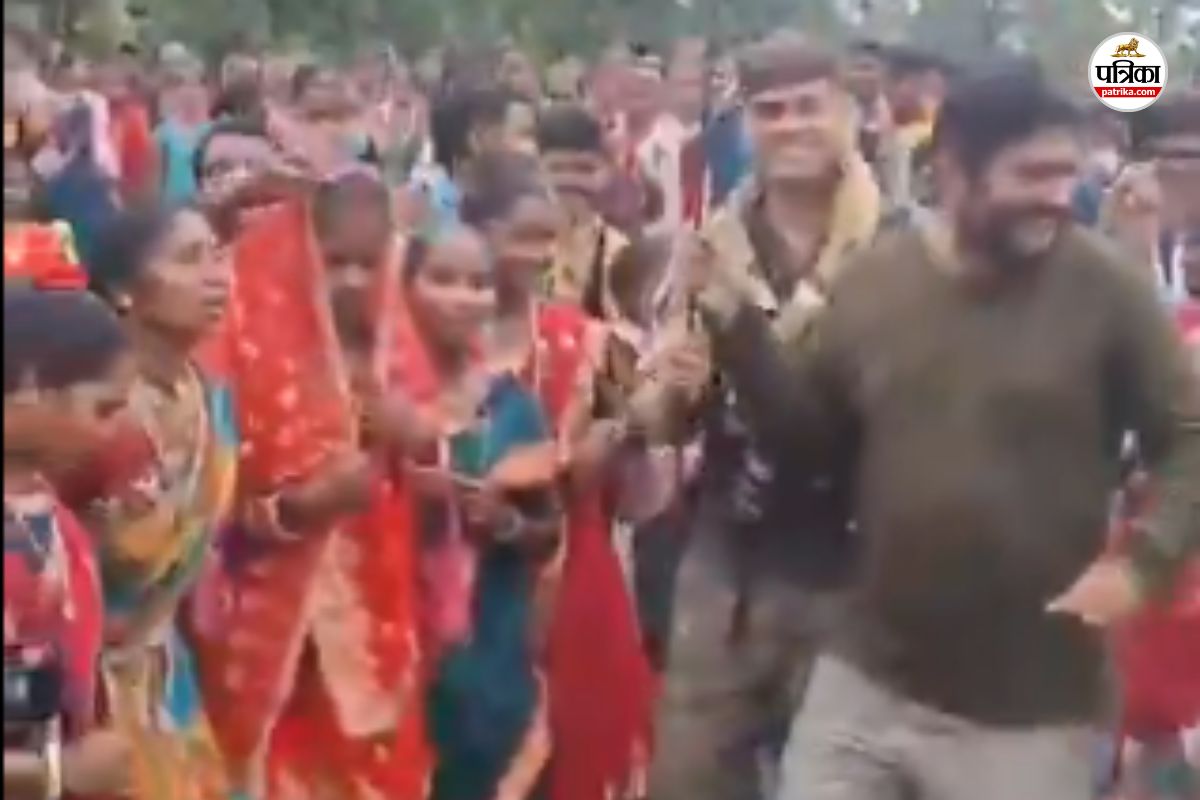 हिड़मा के गांव में बेटी को CRPF ने दी विदाई, नेग दिया फिर ग्रामीणों के साथ
थिरकाए कदम… देखें Video