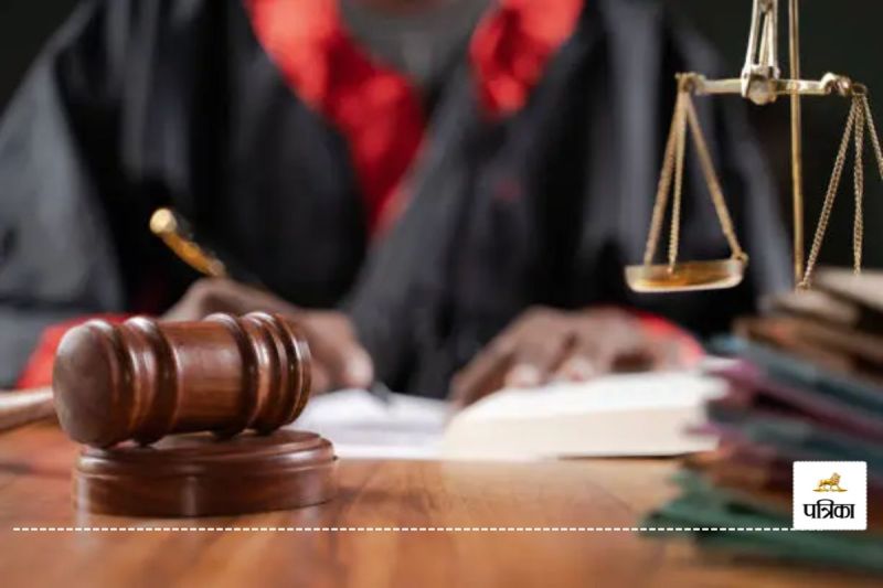 रायपुर कोर्ट में पेश हुए रानू साहू, समीर विश्नोई और सौम्या चौरसिया(photo-unsplash)