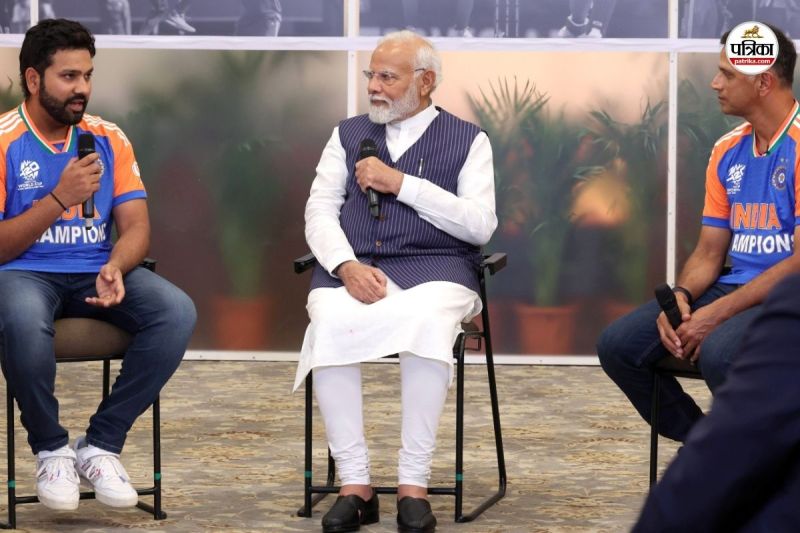 Rohit Sharma and Rahul Dravid (Photo-IANS)