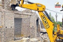 CG News: ग्राम पंचायत में चला बुलडोजर, 10 से ज्यादा तोड़े गए निर्माणाधीन मकान - image