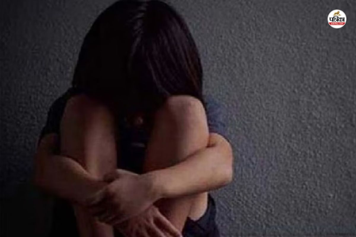 भाजपा नेत्री की हैवानियत, प्रेमी और दोस्त से करवाया अपनी ही 13 साल की बेटी का
गैंगरेप