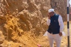 राज्यपाल बागड़े ने हल्दीघाटी की शौर्य धरा को किया नमन, लगाया तिलक, चेतक समाधि और
संग्रहालय का किया अवलोकन - image