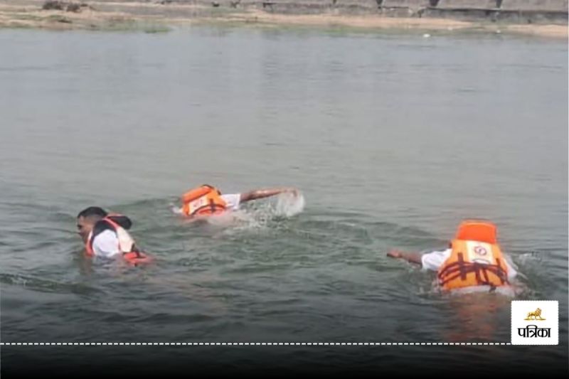 एसडीआरएफ की टीम (फोटो सोर्स- पत्रिका)