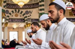 Eid-ul-Adha 2025: ईद उल अजहा आज… ईदगाह में नहीं पढ़ी जाएगी नमाज, जानवरों की
कुर्बानी पर लगा पाबंदी - image