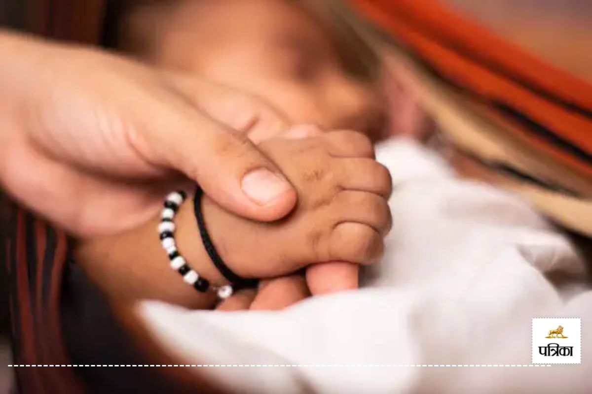 टीका लगने के कुछ घंटे बाद नवजात की मौत, अस्पताल पर लापरवाही का आरोप..