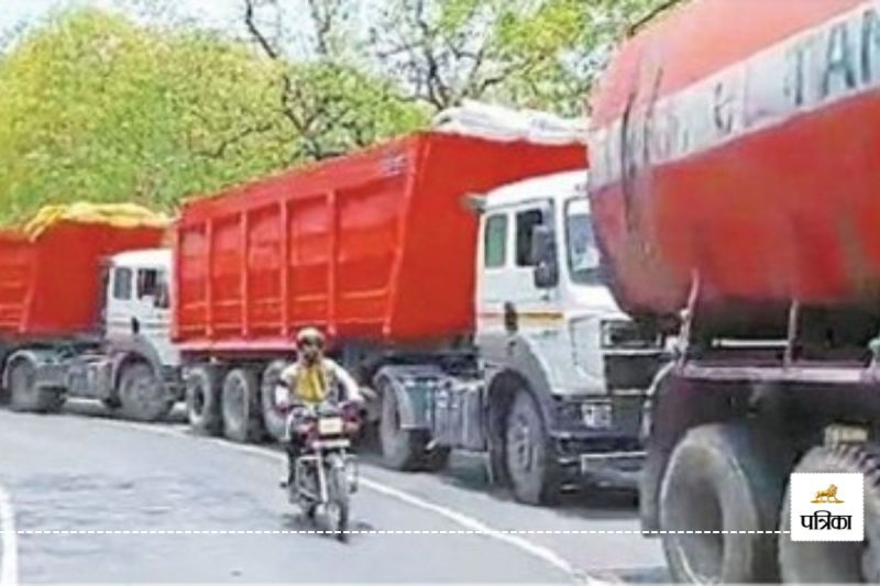 Chilphi ghati: दो राज्य की सीमा पर चिल्फीघाटी में आए दिन जाम(photo-patrika)