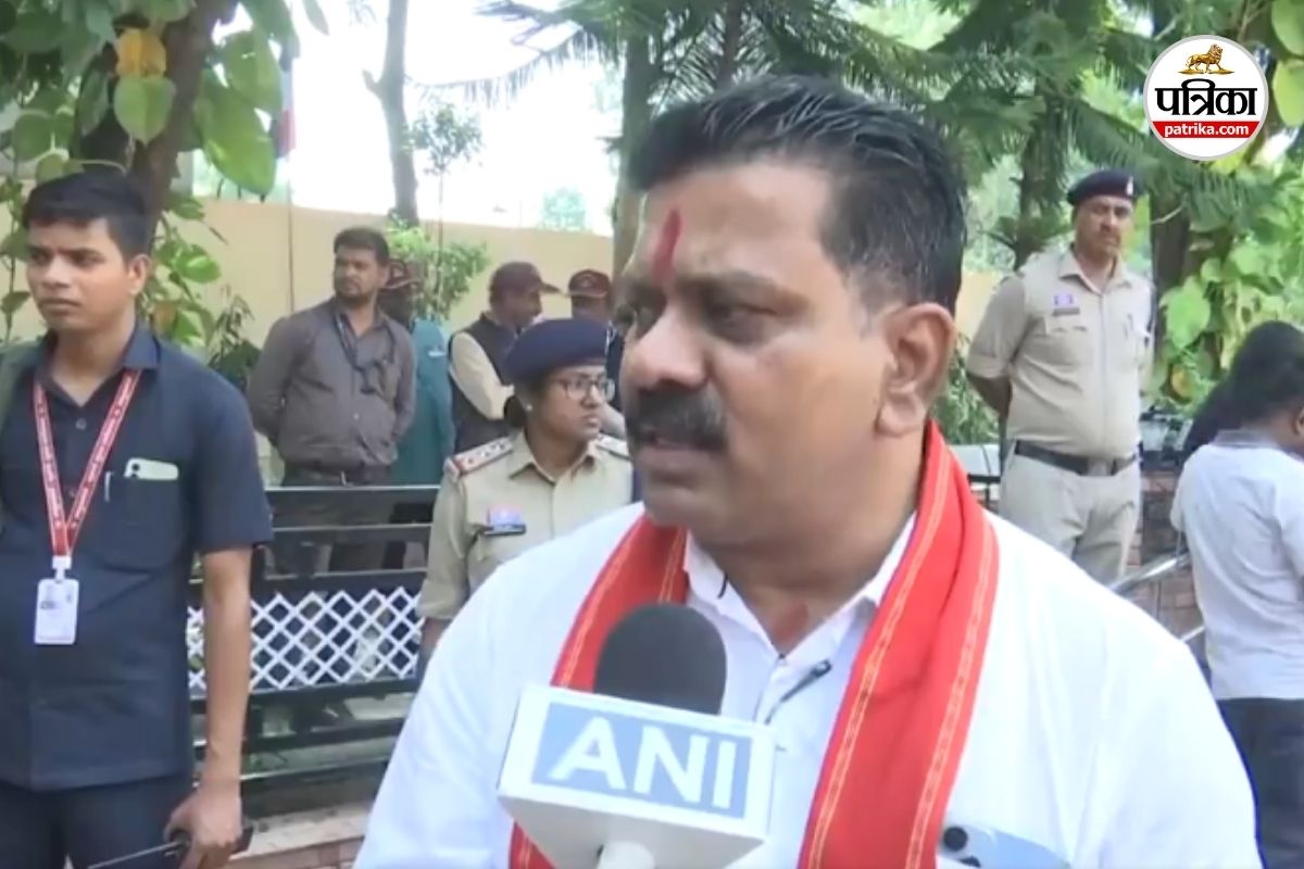 CG News: बेंगलुरु भगदड़ पर छत्तीसगढ़ के उपमुख्यमंत्री विजय शर्मा का बयान, Video
में देखें क्या कहा?
