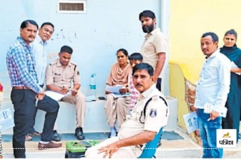 438 मकानों में 1127 किराएदारों की चेकिंग(photo-patrika)