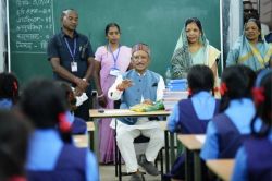 CM साय का बड़ा ऐलान! इन जिलों में होगी शिक्षकों की तैनाती, बोले – शिक्षक विहीन
नहीं होगा कोई विद्यालय - image