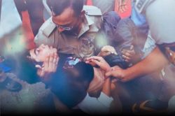 RCB Parade Stampede: फैंस मरते रहे, जश्न मनता रहा…, चिन्नास्वामी के बाहर मची
भगदड़ में 11 की मौत, 50 घायल - image