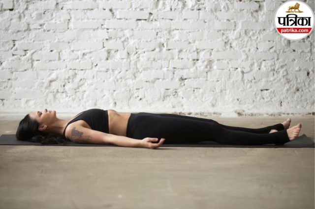 Yoga before sleep to clear the mind