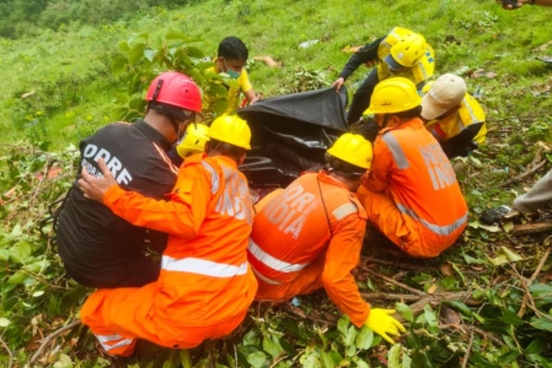 Kedarnath helicopter crash, Aryan Aviation accident, helicopter crash Uttarakhand, DGCA pilot suspension, Guptkashi helicopter, controlled flight into terrain, Kedarnath aviation news, Uttarakhand air safety, UCADA command center, helicopter crash investigation, Indian aviation safety, NDRF SDRF rescue, Pushkar Singh Dhami meeting, Chardham Yatra flight ban