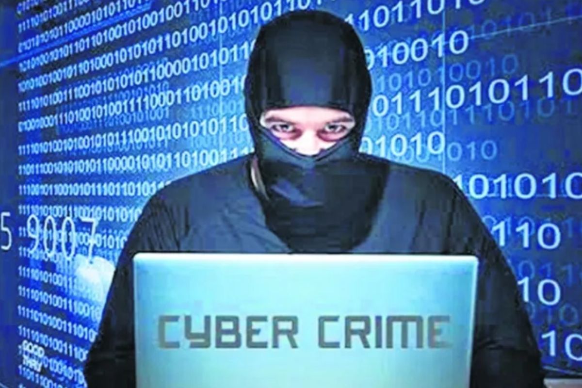 Cyber Crime Alert: केवाईसी अपडेट बना सकता है ठगी का शिकार, सिर्फ एक क्लिक और उड़
सकते हैं आपके बैंक खाते के पैसे