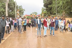 CG News: माइंस में ड्यूटी बसों की नो एंट्री, स्थानीय युवाओं के लिए रोजगार की
मांग को लेकर आंदोलन जारी - image
