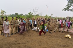 Nagaur news Diary…प्रतापसागर तालाब की पाल से हटाया कचरा, पार्क में काटी कंटीली
झाडिय़ां - image